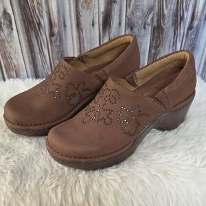 Ariat Brown Women's Leather Clogs with Embellishments Size 6.5